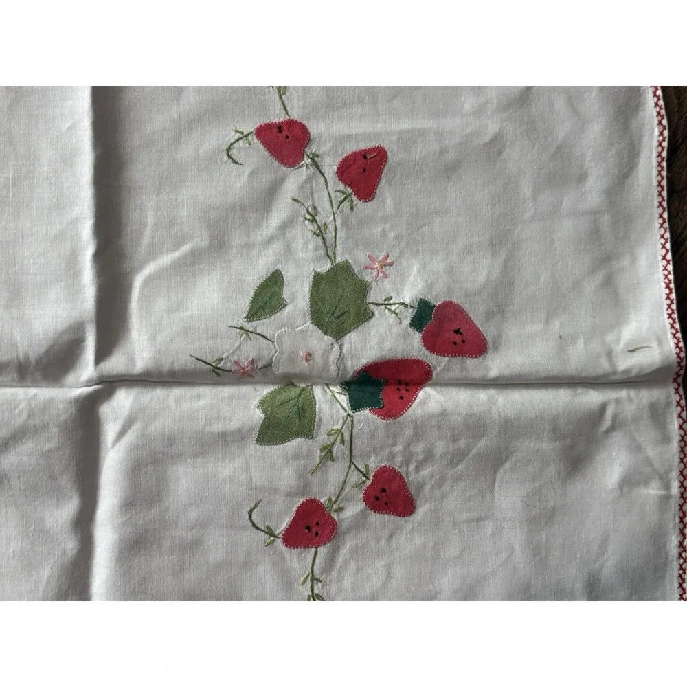 NOS Vintage Oval Strawberry Tablecloth 72